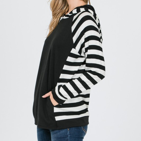 *PRICE FIRM*  Striped Hooded Top & Side Pockets - Picture 7 of 8